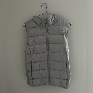 “Little Puff Vest” Aritzia, TNA  XXS